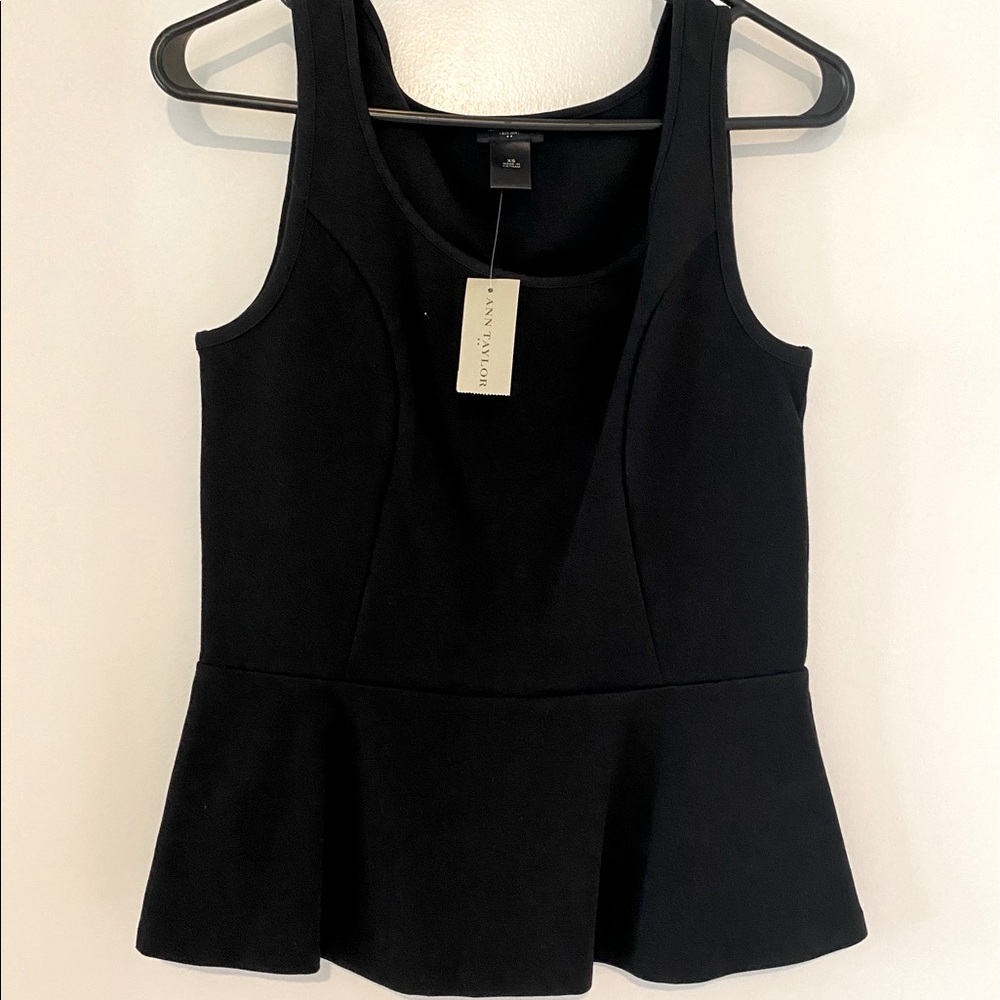 NEW Ann Taylor XS black shaped top - great for work & work events! New with tags